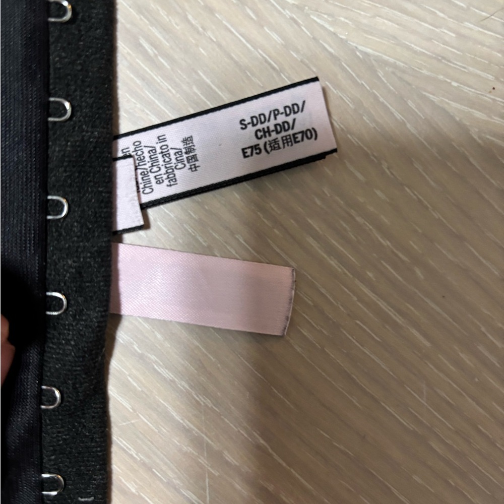 Victoria's Secret Black Lace-Up Bralette - Picture 4 of 6